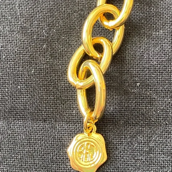 Gorgeous gold tone large link necklace - Picture 6 of 6